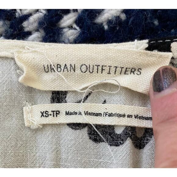 Urban Outfitters Bettie XS Cream Black Daisy Twist V-Neck Mini Dress - Picture 5 of 9